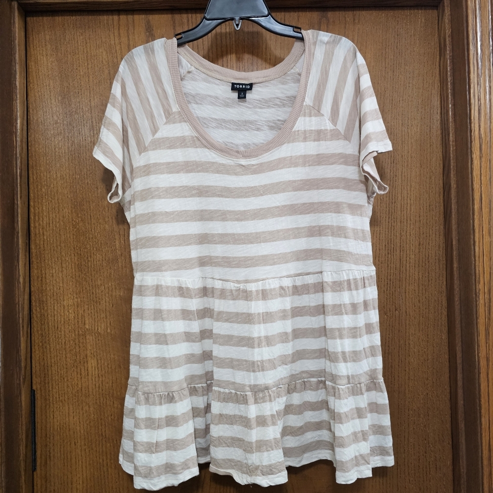 Torrid Womens Striped Ruffle Tier Top Size 2 Tan and Beige
